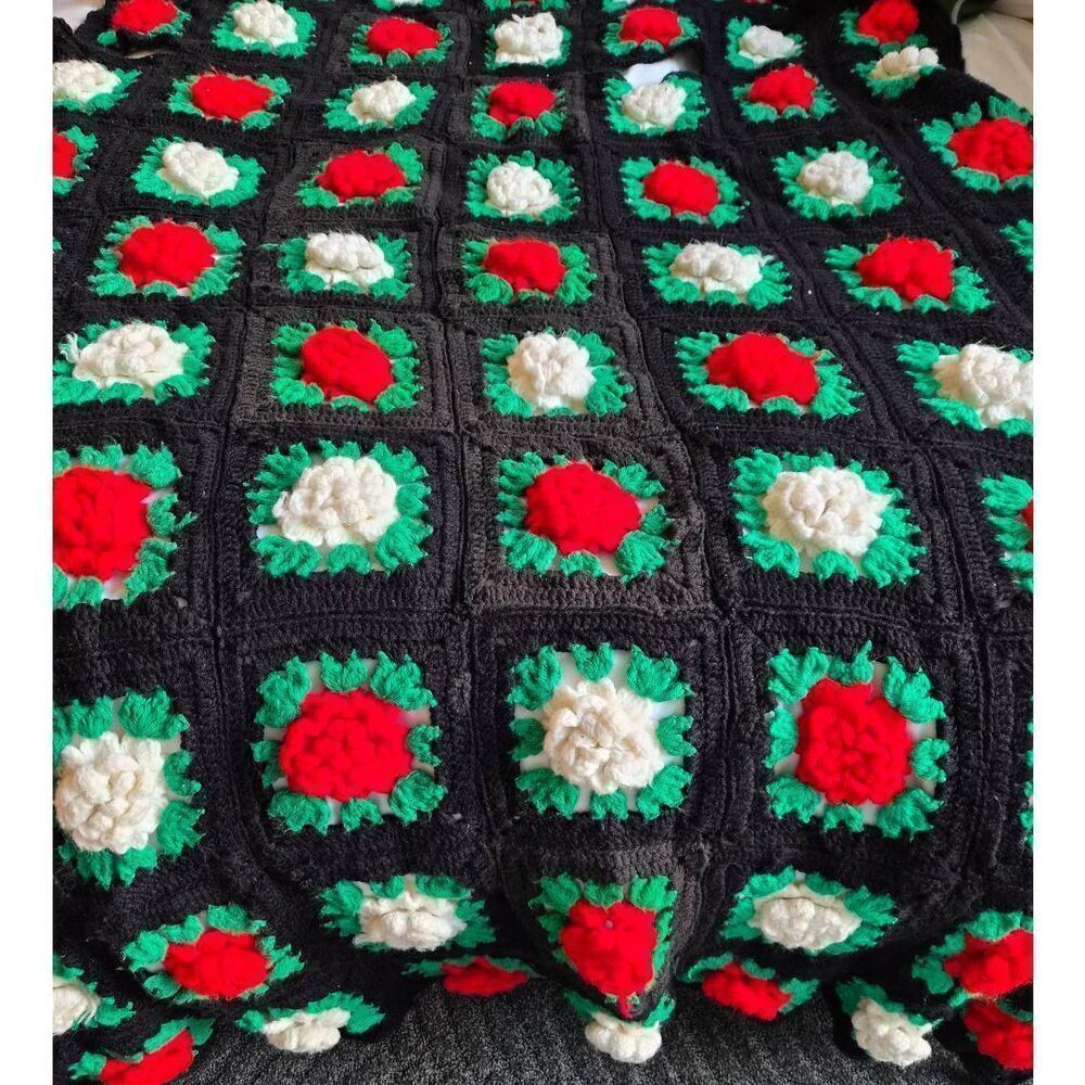 Handmade Crocheted throw - Picture 4 of 5